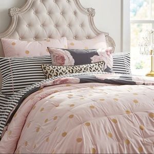 Pottery barn comforter